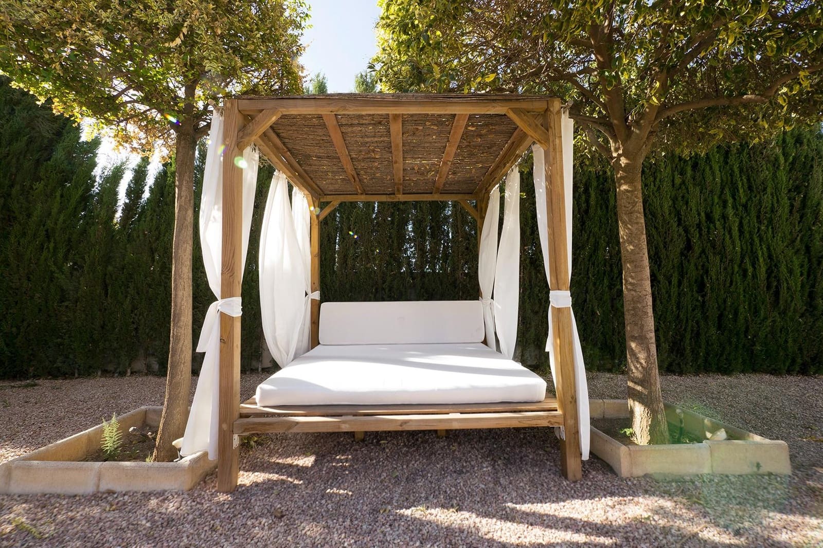 5 sypialnia Willa na sprzedaż w Otura z basenem garażem - 795 000 € (Ref: 9568698)