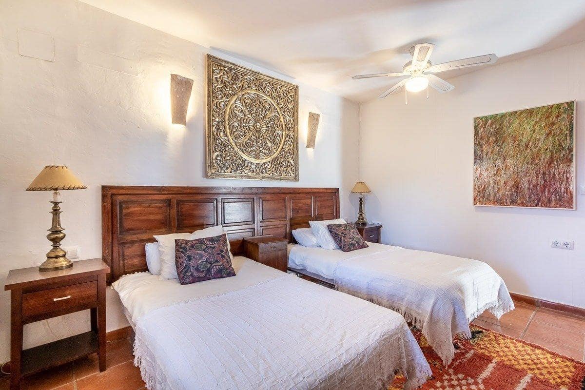 14 sypialnia Willa na sprzedaż w Alcaudete z basenem garażem - 1 190 000 € (Ref: 9571201)