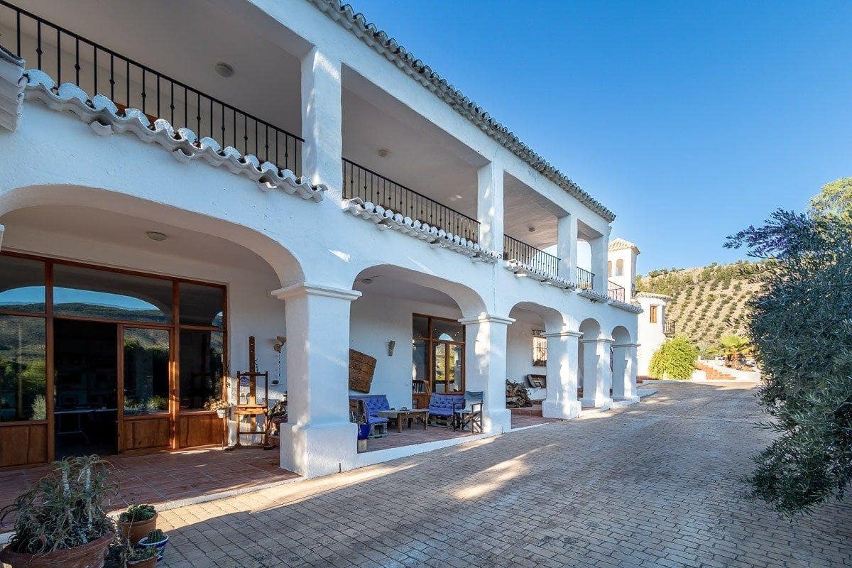 14 sypialnia Willa na sprzedaż w Alcaudete z basenem garażem - 1 190 000 € (Ref: 9571201)