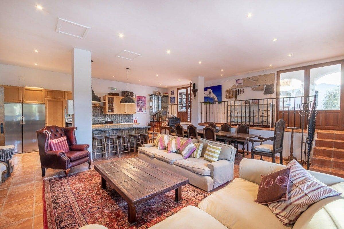 14 sypialnia Willa na sprzedaż w Alcaudete z basenem garażem - 1 190 000 € (Ref: 9571201)