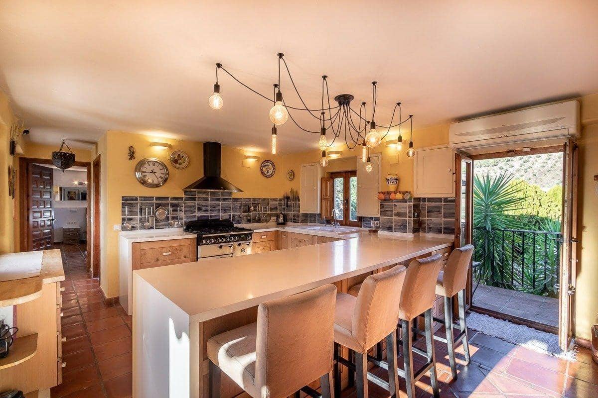 14 sypialnia Willa na sprzedaż w Alcaudete z basenem garażem - 1 190 000 € (Ref: 9571201)