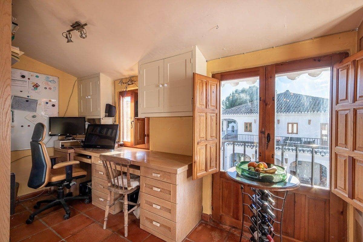 14 sypialnia Willa na sprzedaż w Alcaudete z basenem garażem - 1 190 000 € (Ref: 9571201)