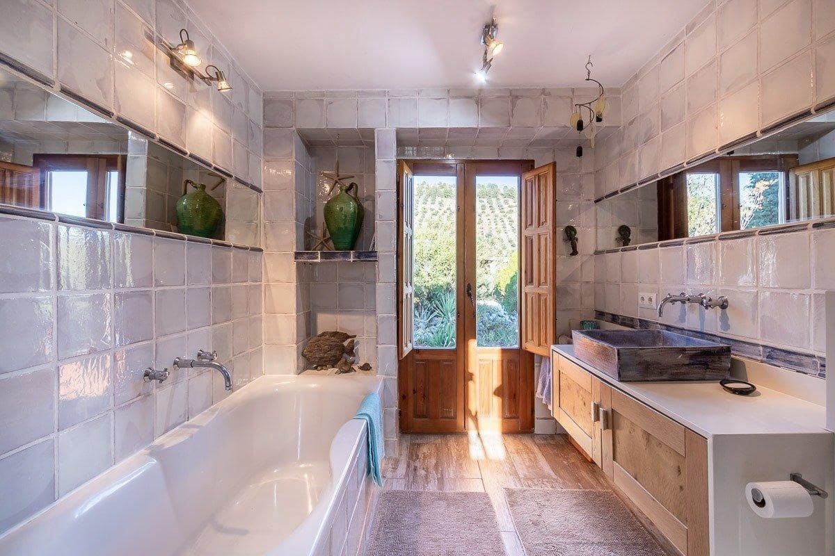 14 sypialnia Willa na sprzedaż w Alcaudete z basenem garażem - 1 190 000 € (Ref: 9571201)