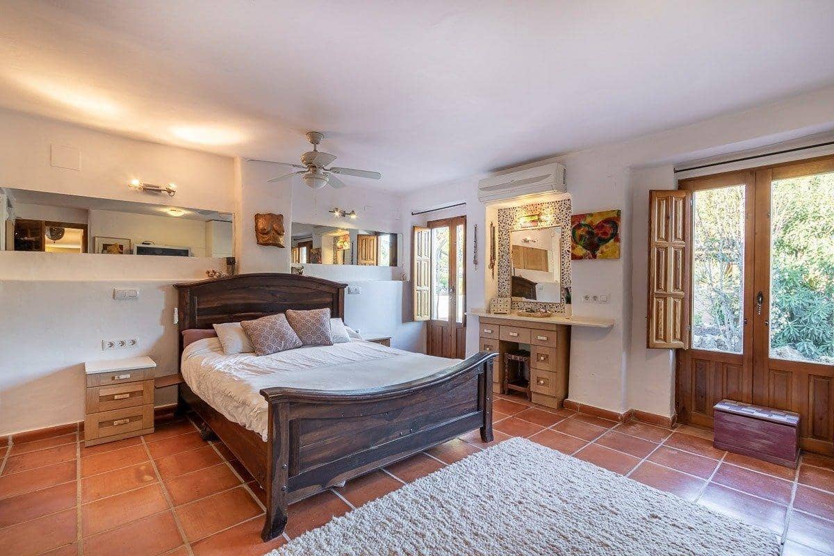 14 sypialnia Willa na sprzedaż w Alcaudete z basenem garażem - 1 190 000 € (Ref: 9571201)