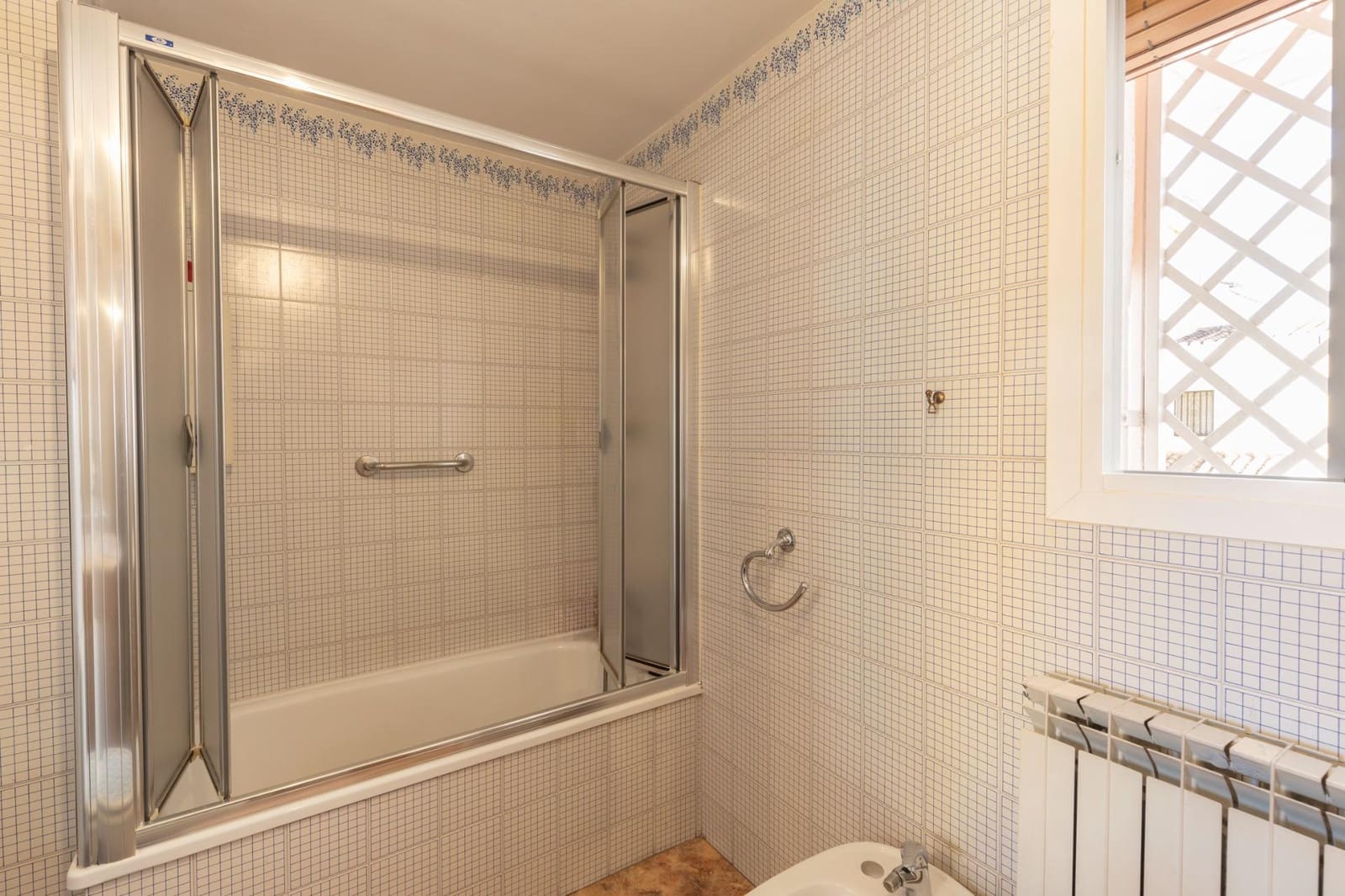 4 soverom Rekkehus til salgs i Huetor Vega med garasje - € 245 000 (Ref: 9582972)