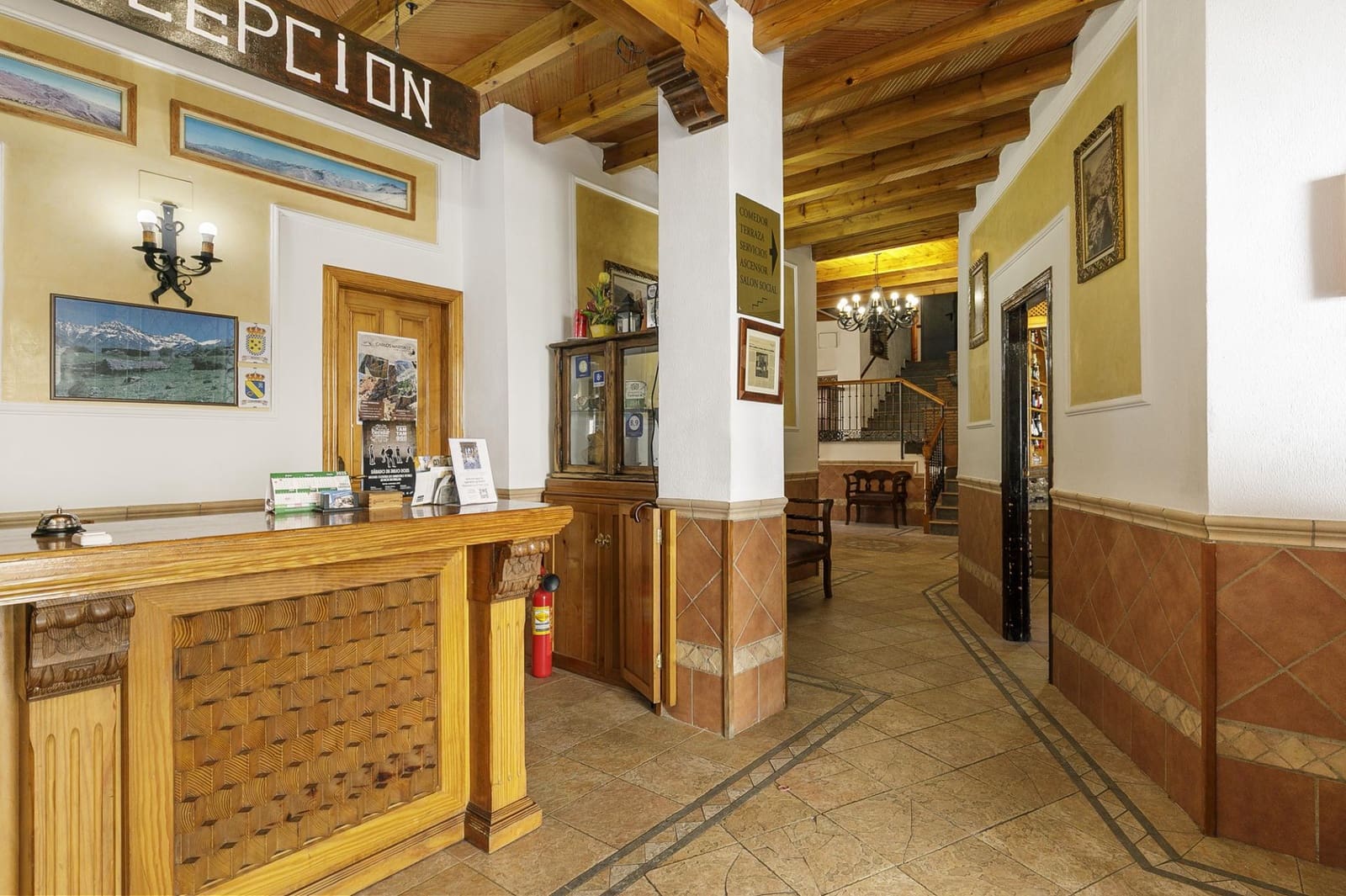 26 quarto Hotel para venda em Guejar Sierra com piscina - 2 300 000 € (Ref: 9811940)