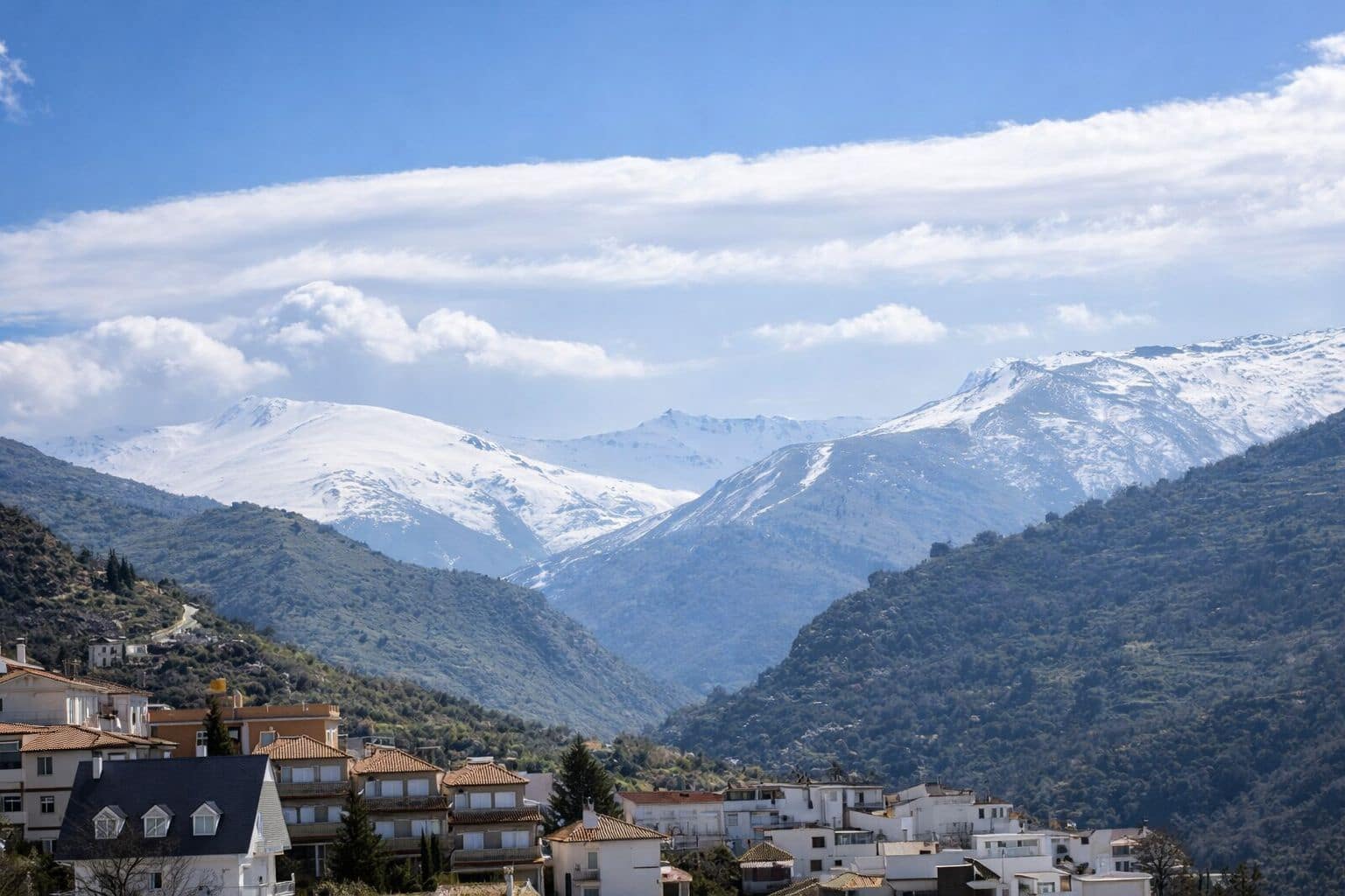 26 quarto Hotel para venda em Guejar Sierra com piscina - 2 300 000 € (Ref: 9811940)