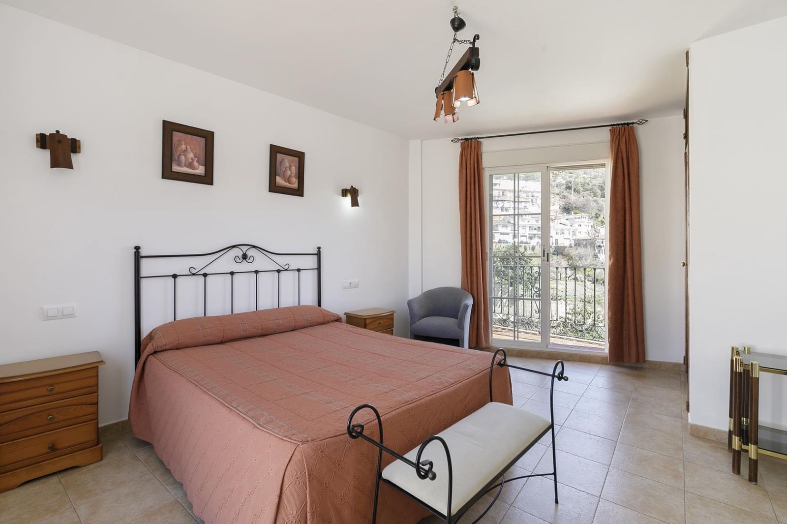 26 quarto Hotel para venda em Guejar Sierra com piscina - 2 300 000 € (Ref: 9811940)