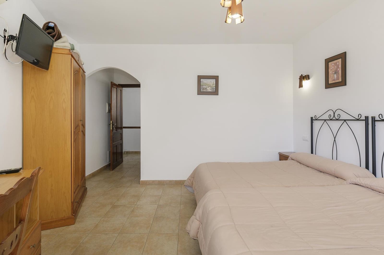 26 quarto Hotel para venda em Guejar Sierra com piscina - 2 300 000 € (Ref: 9811940)