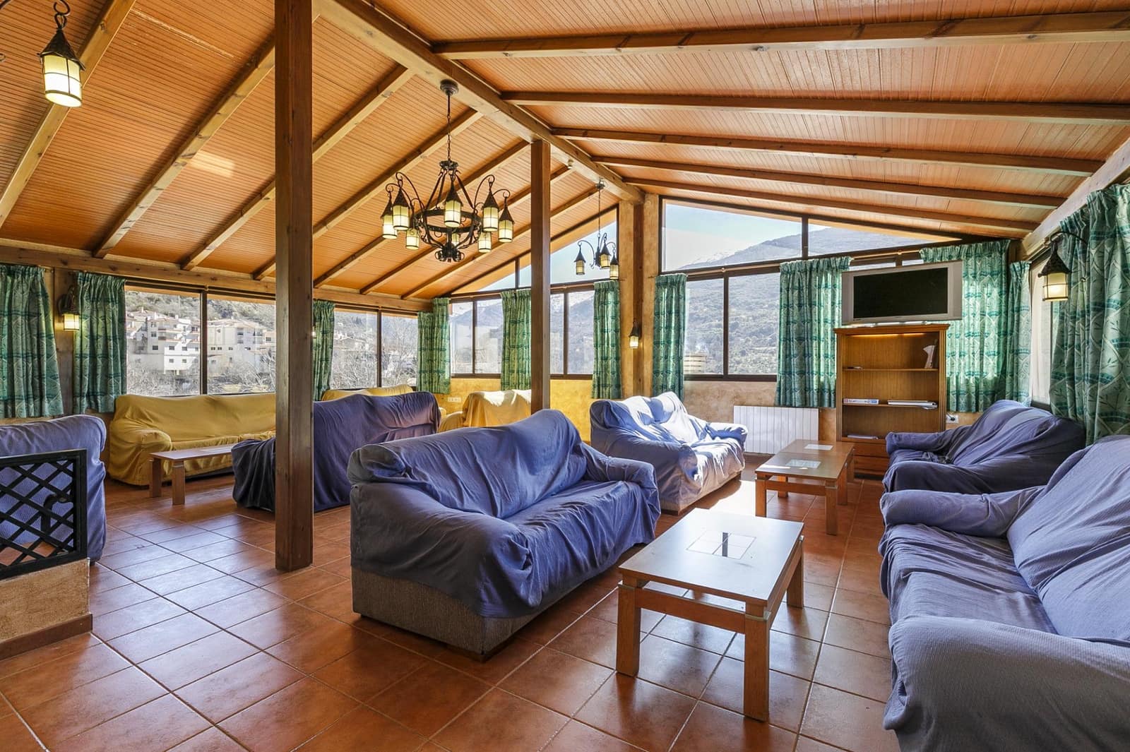 26 quarto Hotel para venda em Guejar Sierra com piscina - 2 300 000 € (Ref: 9811940)