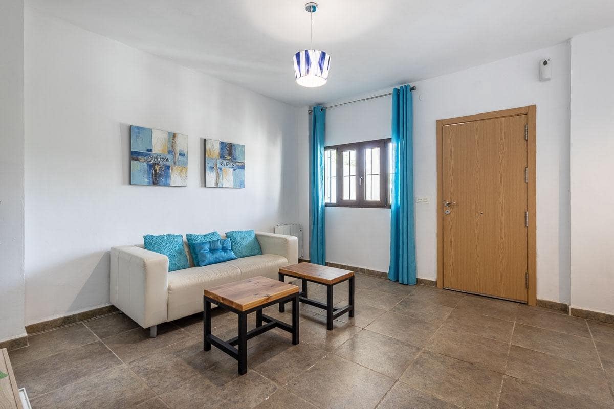 7 bedroom Business for sale in Arenas del Rey with pool - € 380,000 (Ref: 9822953)