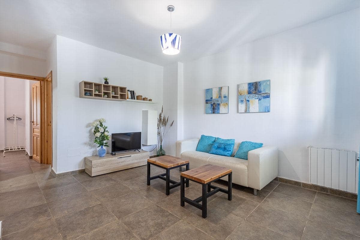 7 bedroom Business for sale in Arenas del Rey with pool - € 380,000 (Ref: 9822953)