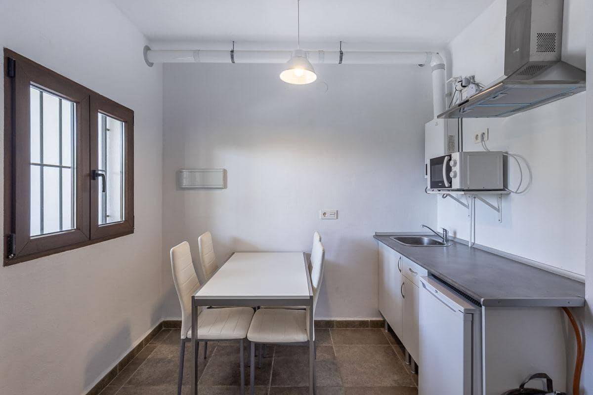 7 bedroom Business for sale in Arenas del Rey with pool - € 380,000 (Ref: 9822953)