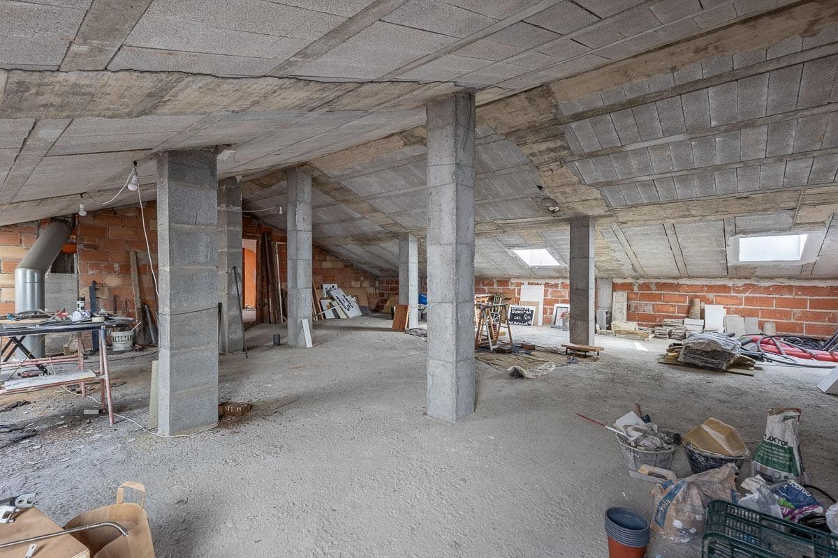 7 bedroom Business for sale in Arenas del Rey with pool - € 380,000 (Ref: 9822953)