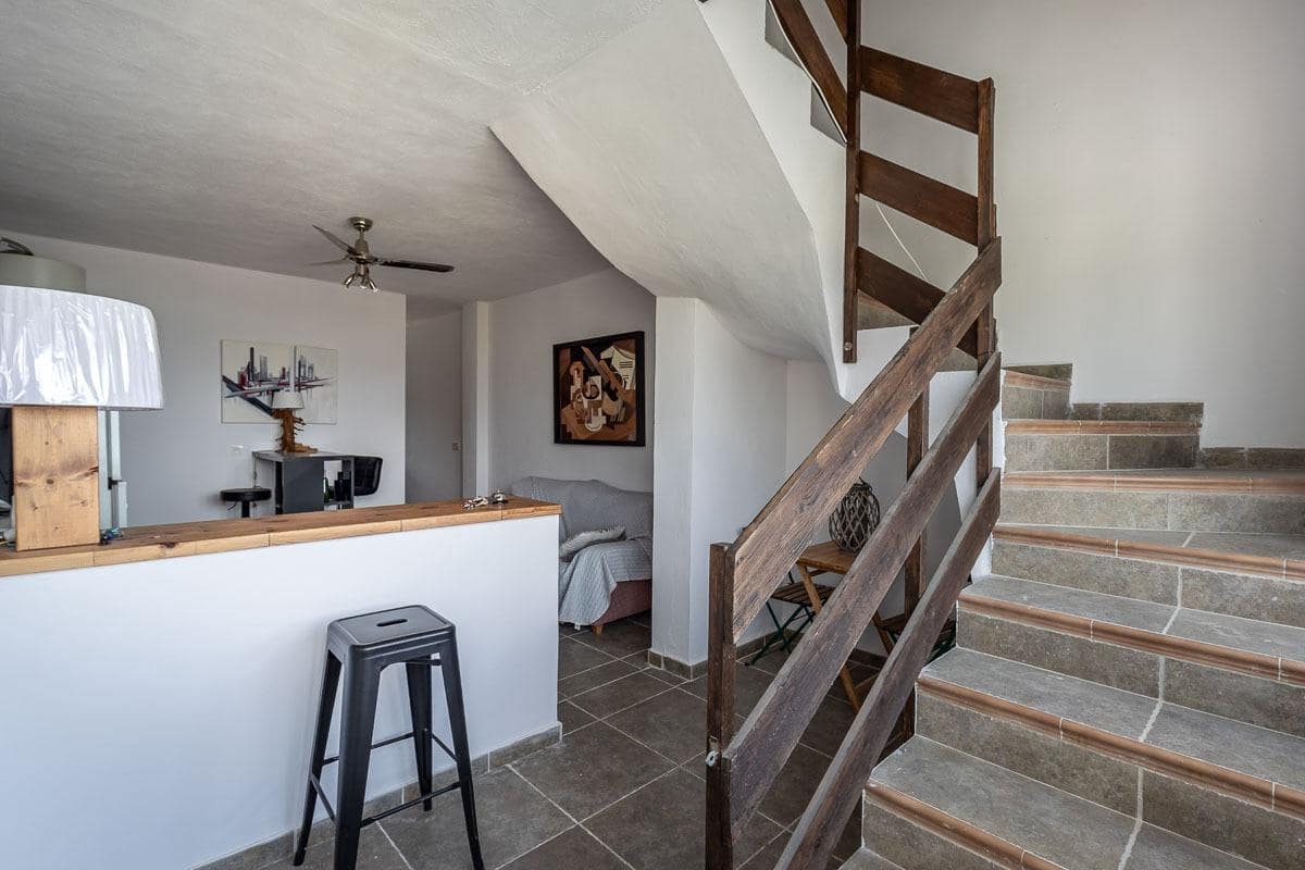 7 bedroom Business for sale in Arenas del Rey with pool - € 380,000 (Ref: 9822953)