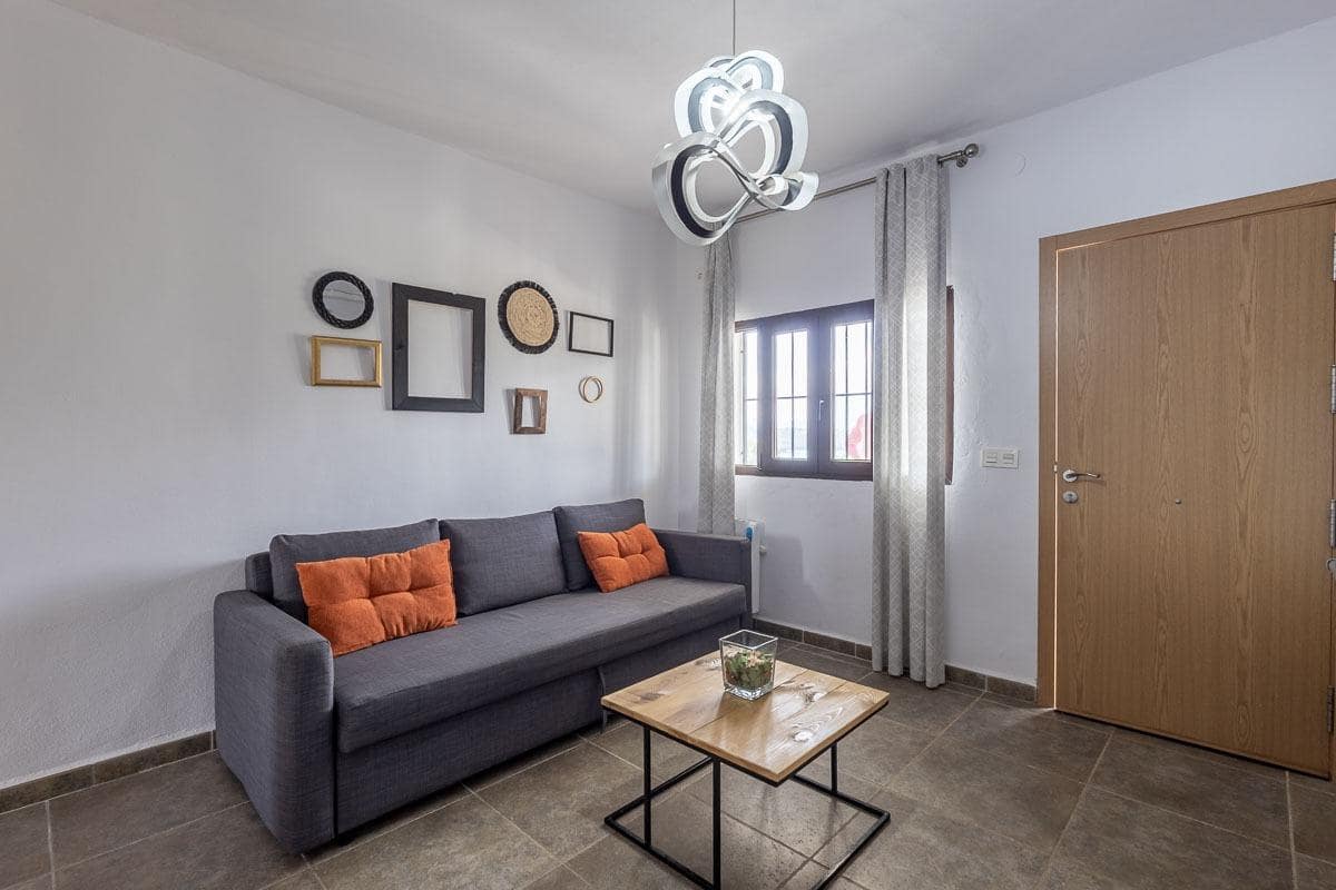 7 bedroom Business for sale in Arenas del Rey with pool - € 380,000 (Ref: 9822953)