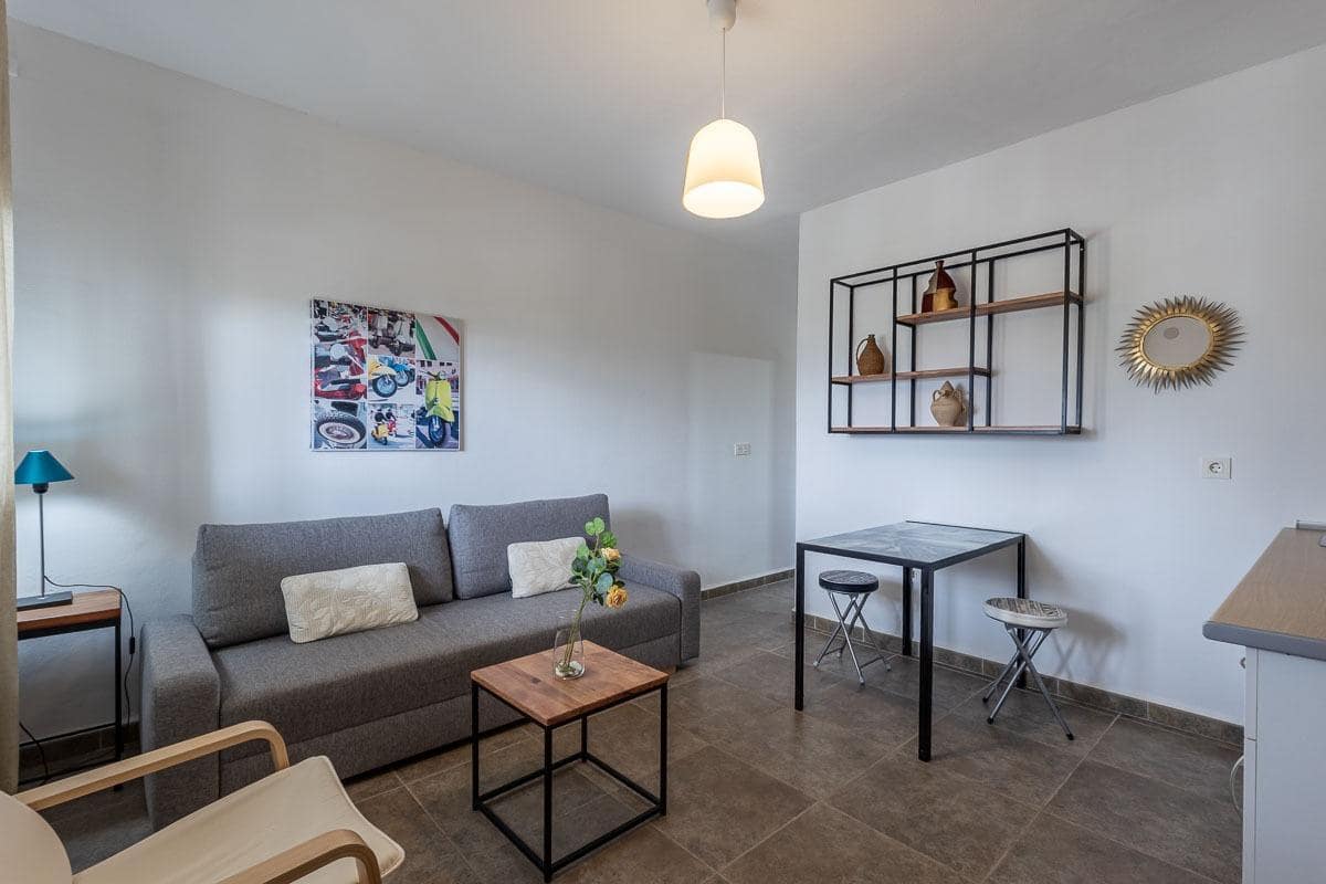 7 bedroom Business for sale in Arenas del Rey with pool - € 380,000 (Ref: 9822953)