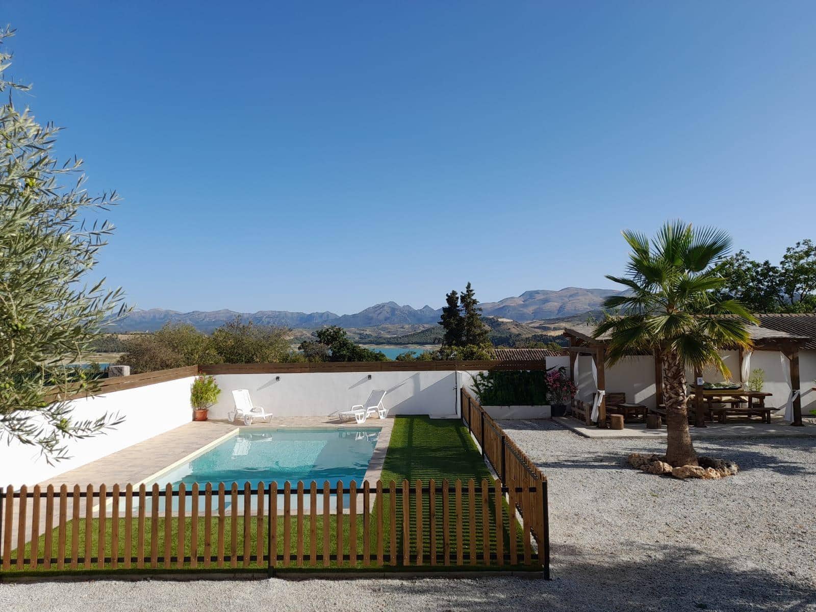 7 bedroom Business for sale in Arenas del Rey with pool - € 380,000 (Ref: 9822953)