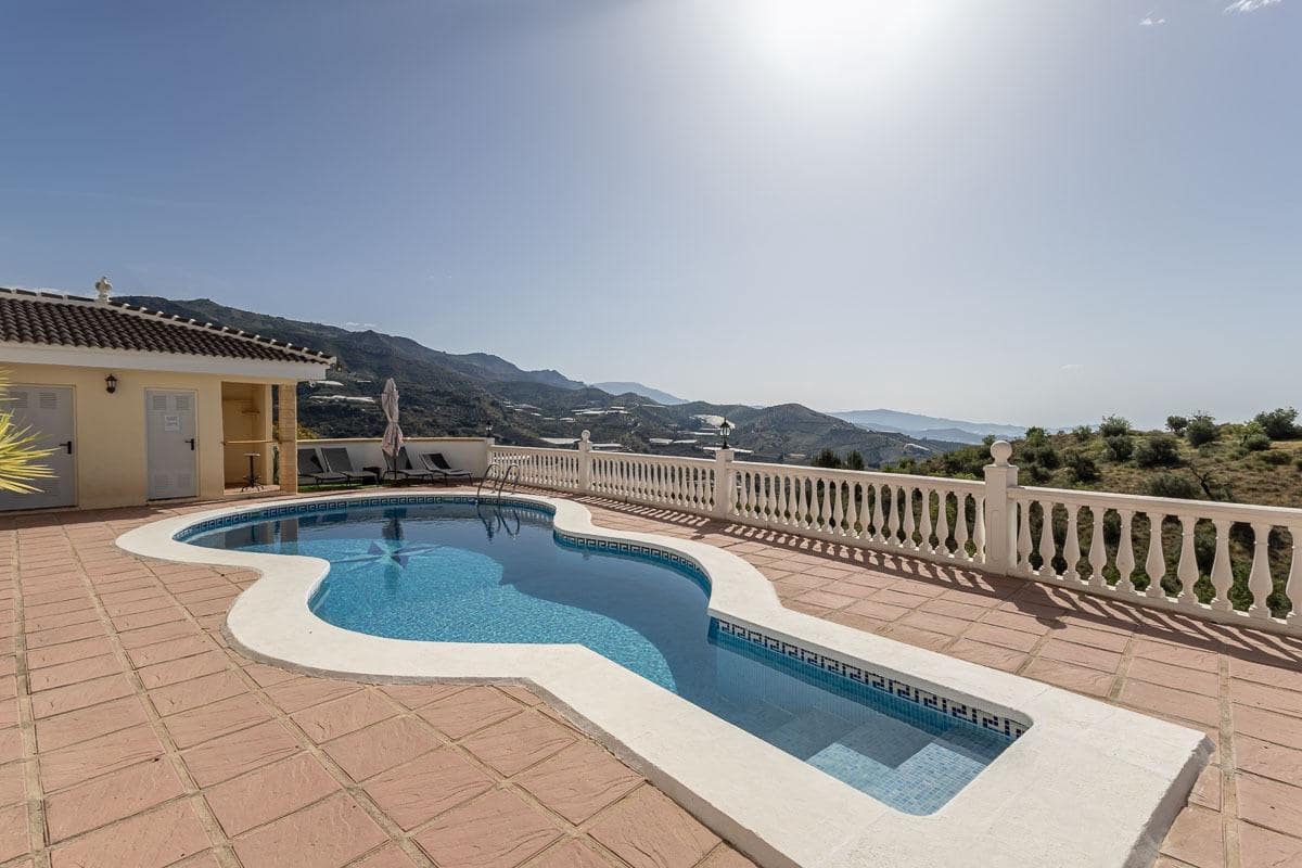 5 bedroom Villa for sale in Itrabo with pool garage - € 689,000 (Ref: 9829189)
