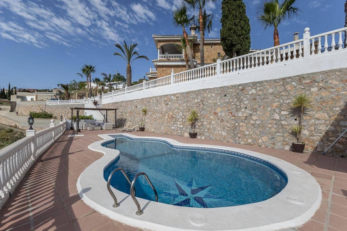 5 bedroom Villa for sale in Itrabo with pool garage - € 689,000 (Ref: 9829189)