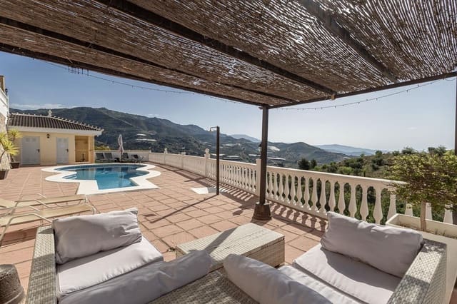 5 sovrum Villa till salu i Itrabo med pool garage - 689 000 € (Ref: 9829189)