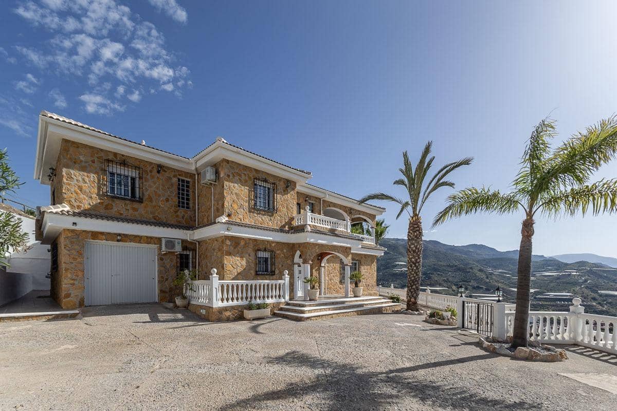 5 bedroom Villa for sale in Itrabo with pool garage - € 689,000 (Ref: 9829189)