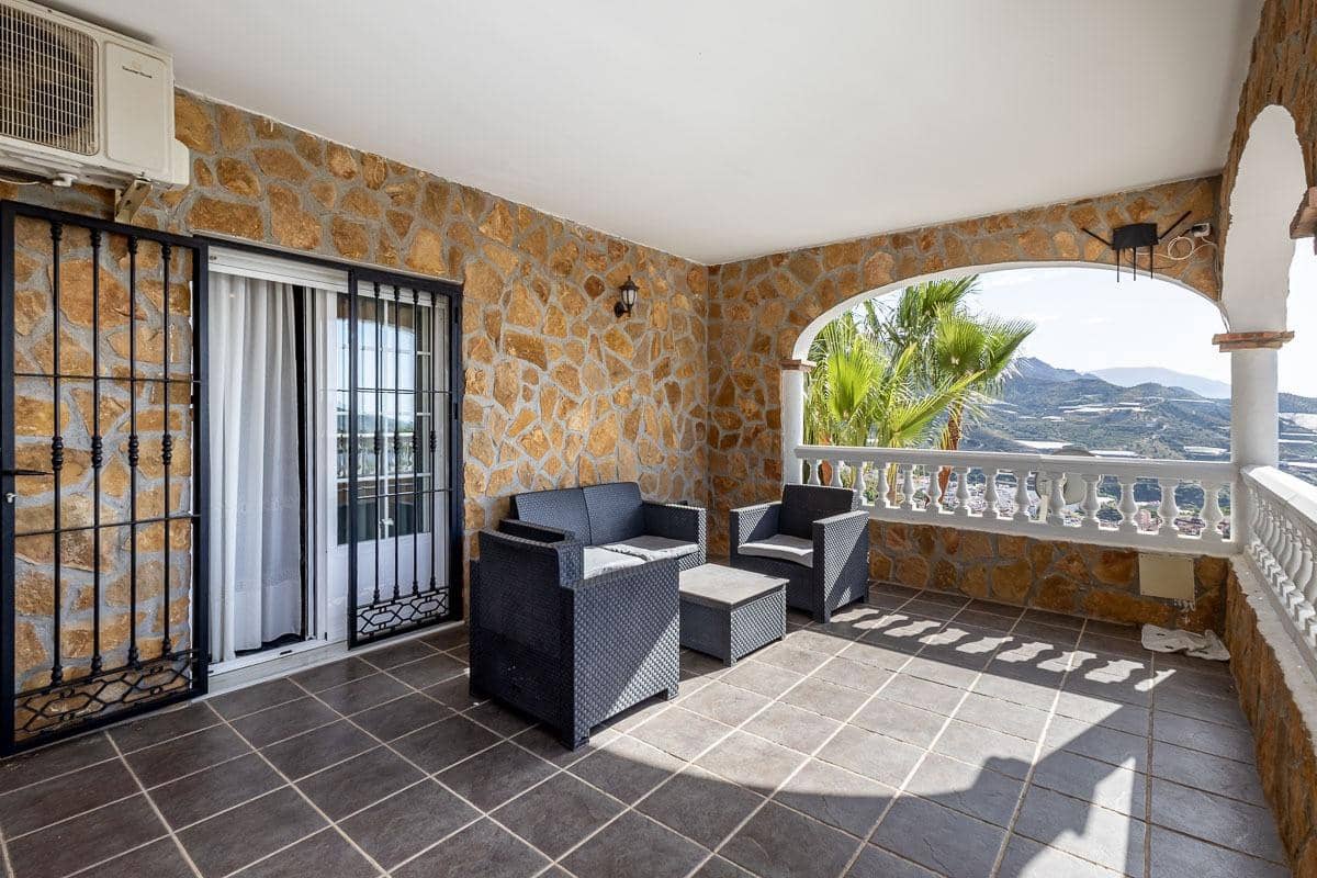 5 bedroom Villa for sale in Itrabo with pool garage - € 689,000 (Ref: 9829189)