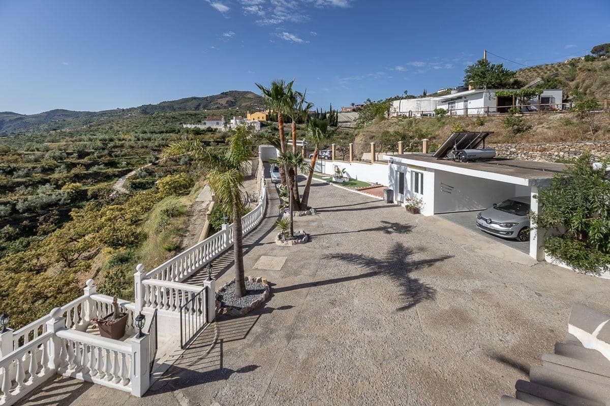 5 bedroom Villa for sale in Itrabo with pool garage - € 689,000 (Ref: 9829189)