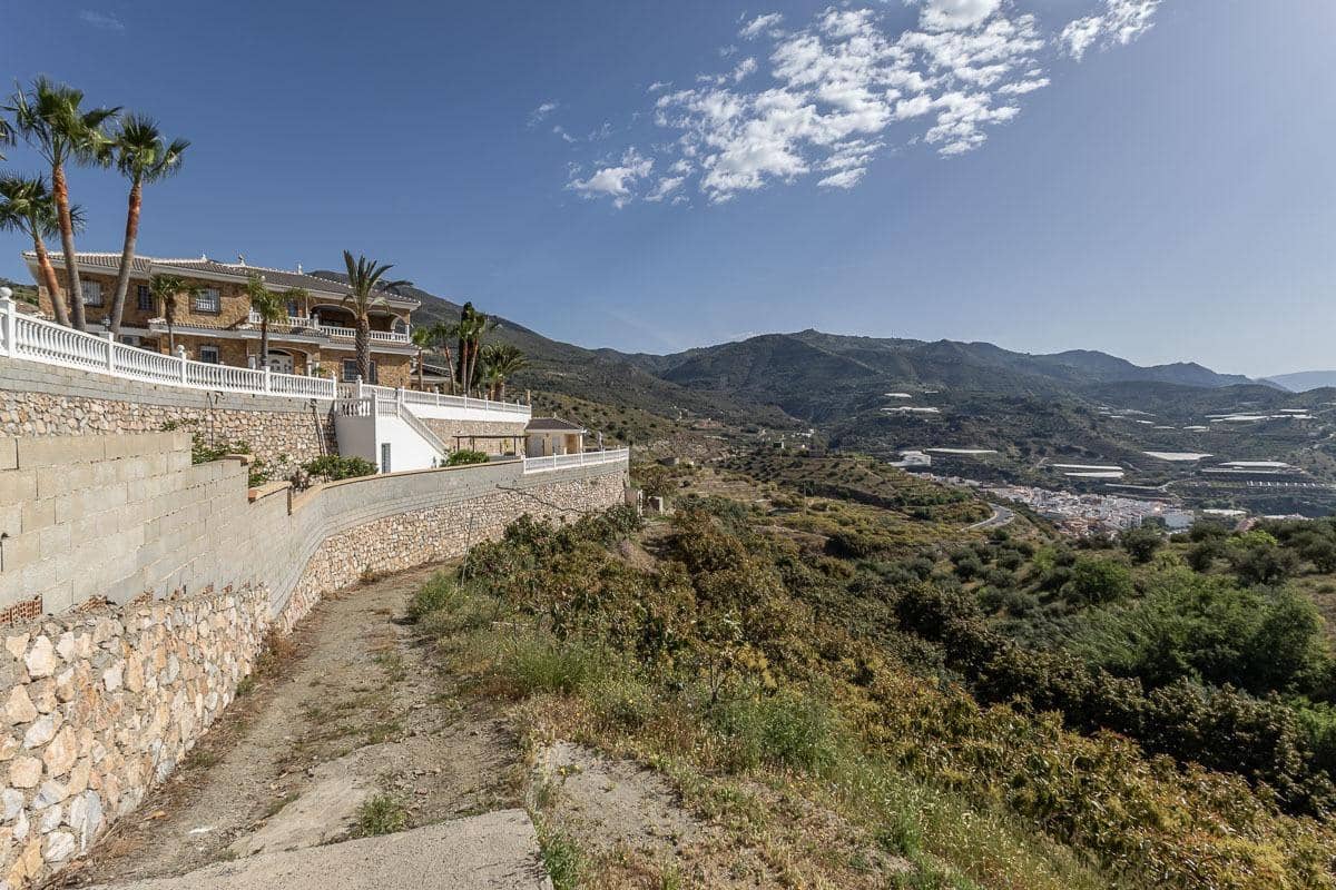 5 bedroom Villa for sale in Itrabo with pool garage - € 689,000 (Ref: 9829189)