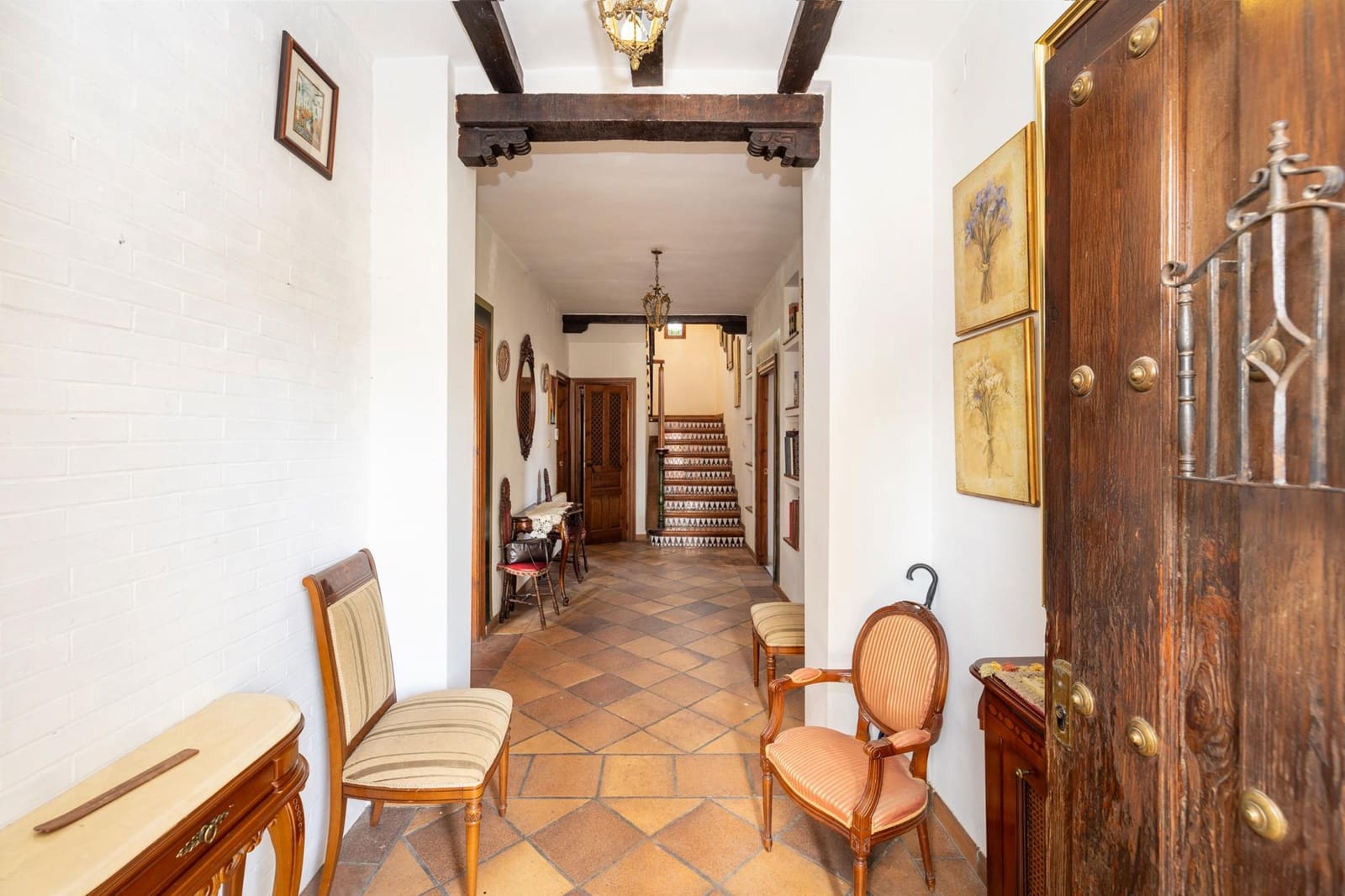 6 bedroom Villa for sale in Ogijares with pool - € 749,000 (Ref: 9831564)