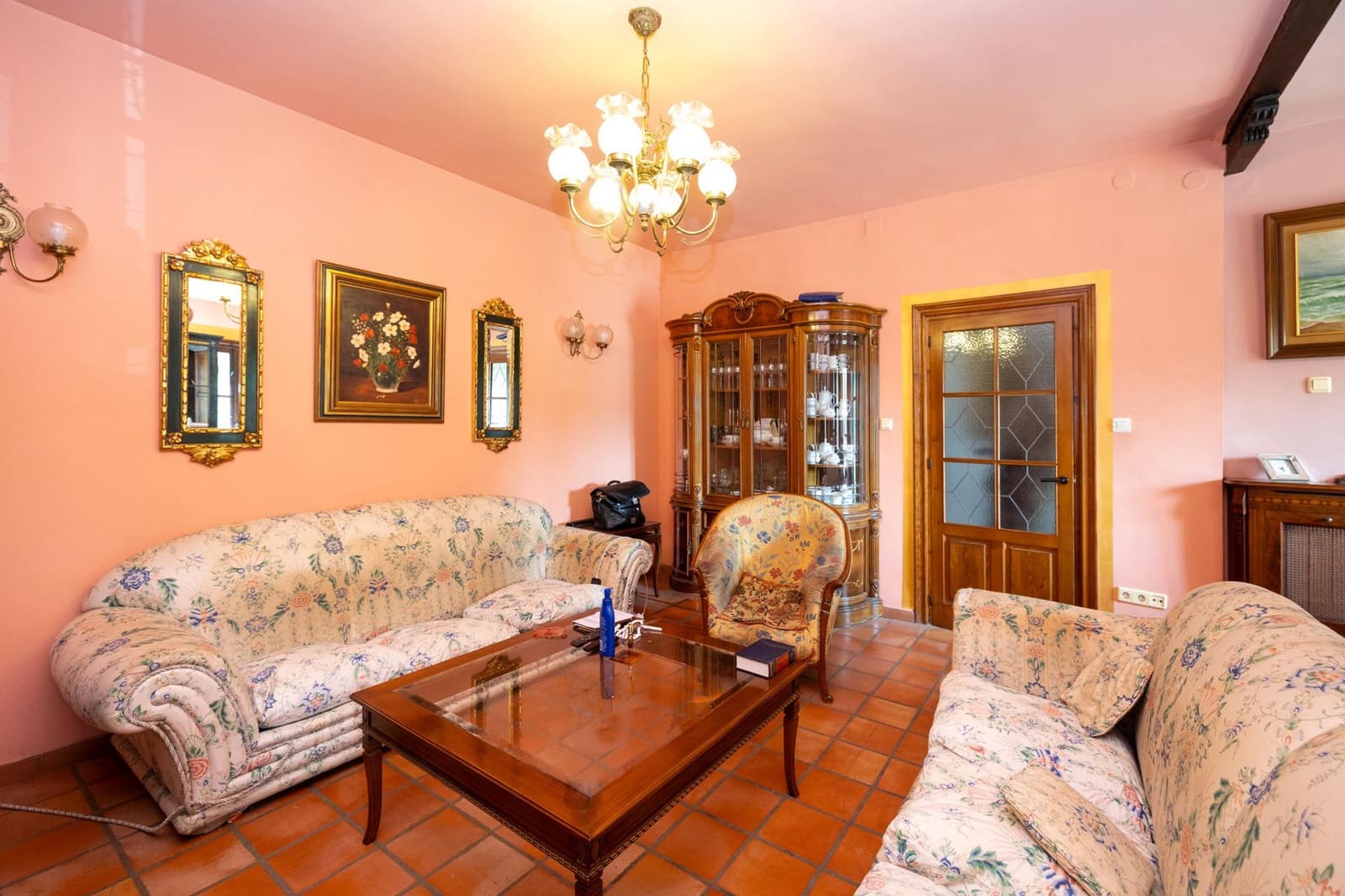 6 bedroom Villa for sale in Ogijares with pool - € 749,000 (Ref: 9831564)