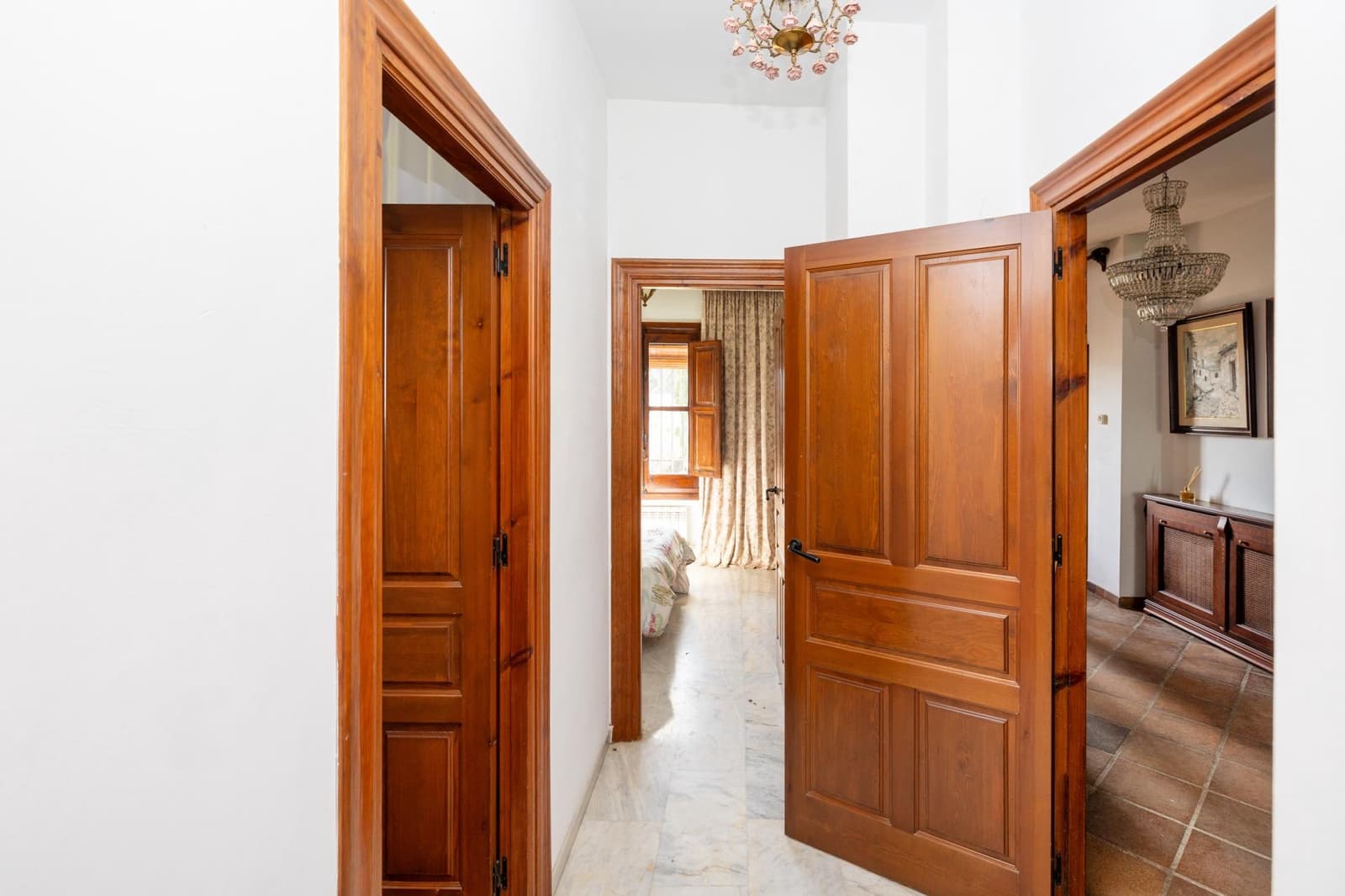 6 bedroom Villa for sale in Ogijares with pool - € 749,000 (Ref: 9831564)
