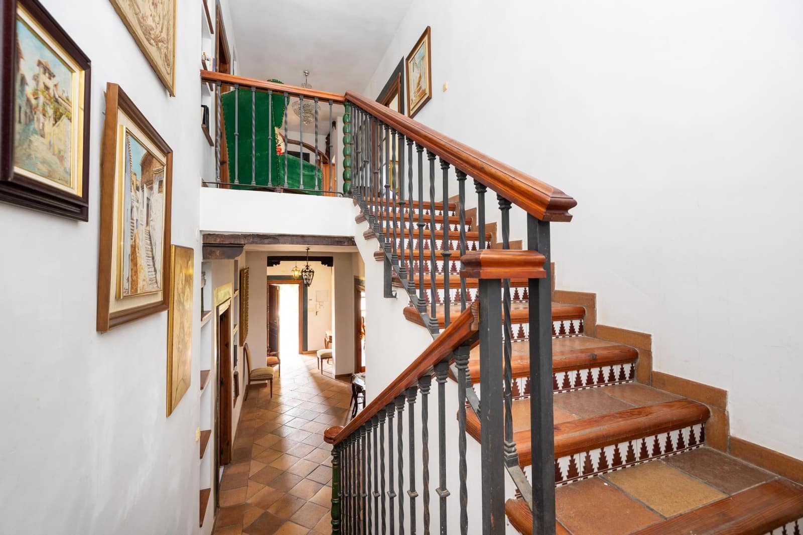 6 bedroom Villa for sale in Ogijares with pool - € 749,000 (Ref: 9831564)
