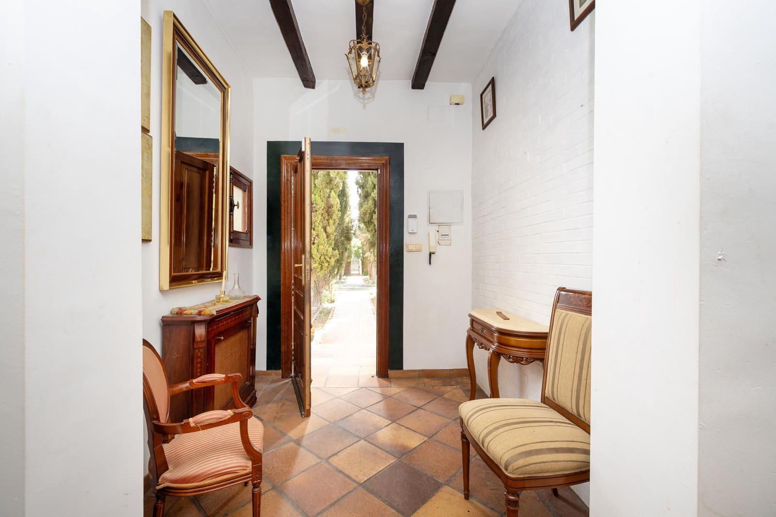 6 bedroom Villa for sale in Ogijares with pool - € 749,000 (Ref: 9831564)