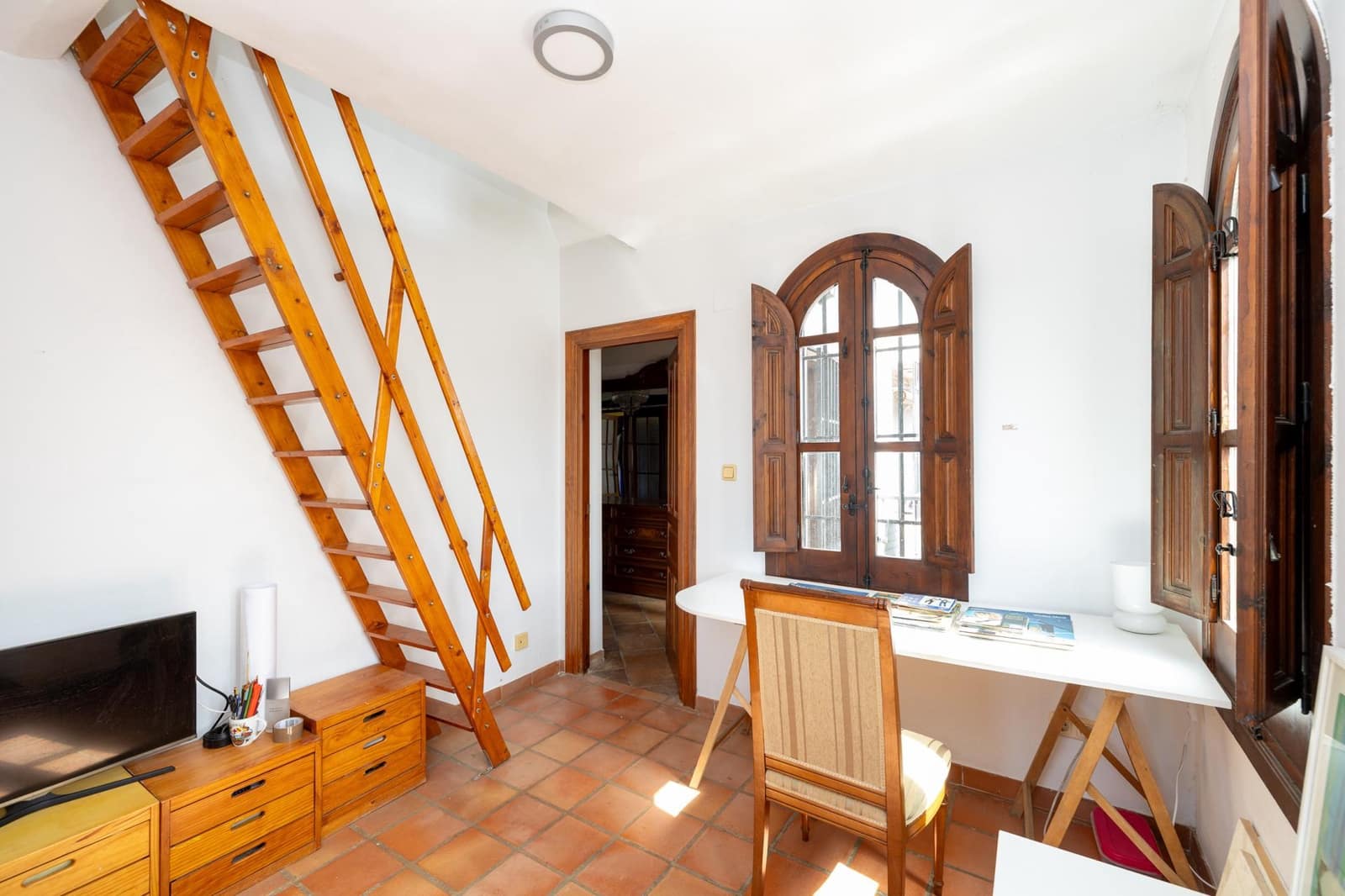 6 bedroom Villa for sale in Ogijares with pool - € 749,000 (Ref: 9831564)