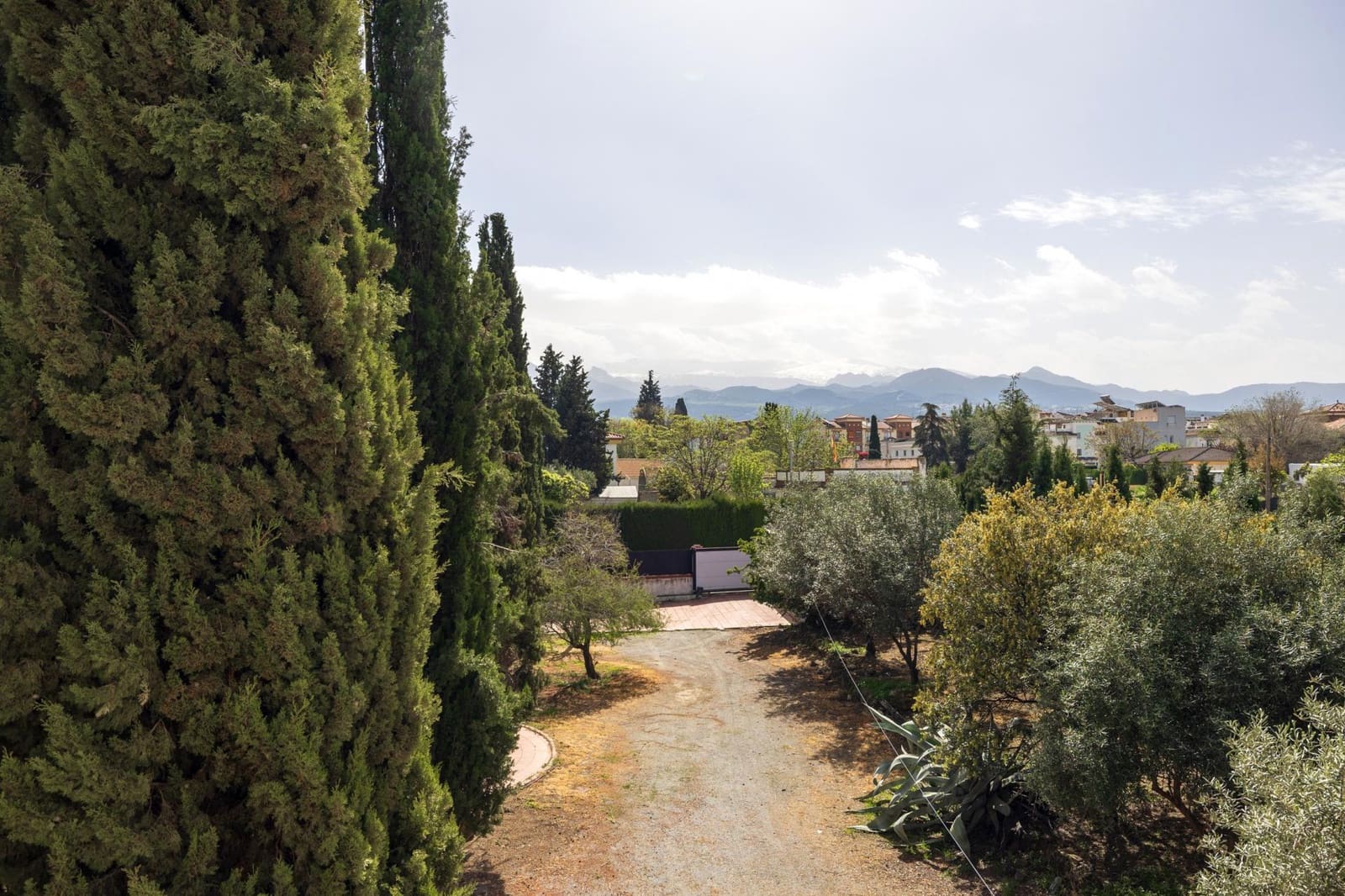 6 bedroom Villa for sale in Ogijares with pool - € 749,000 (Ref: 9831564)