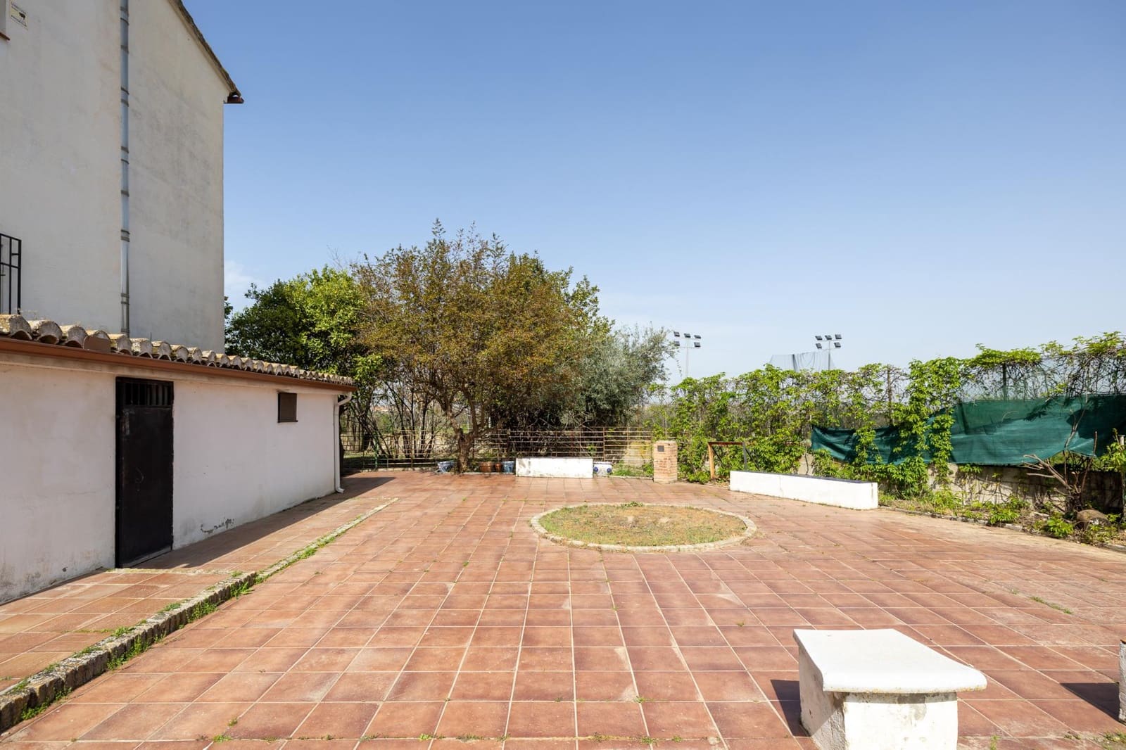 6 bedroom Villa for sale in Ogijares with pool - € 749,000 (Ref: 9831564)