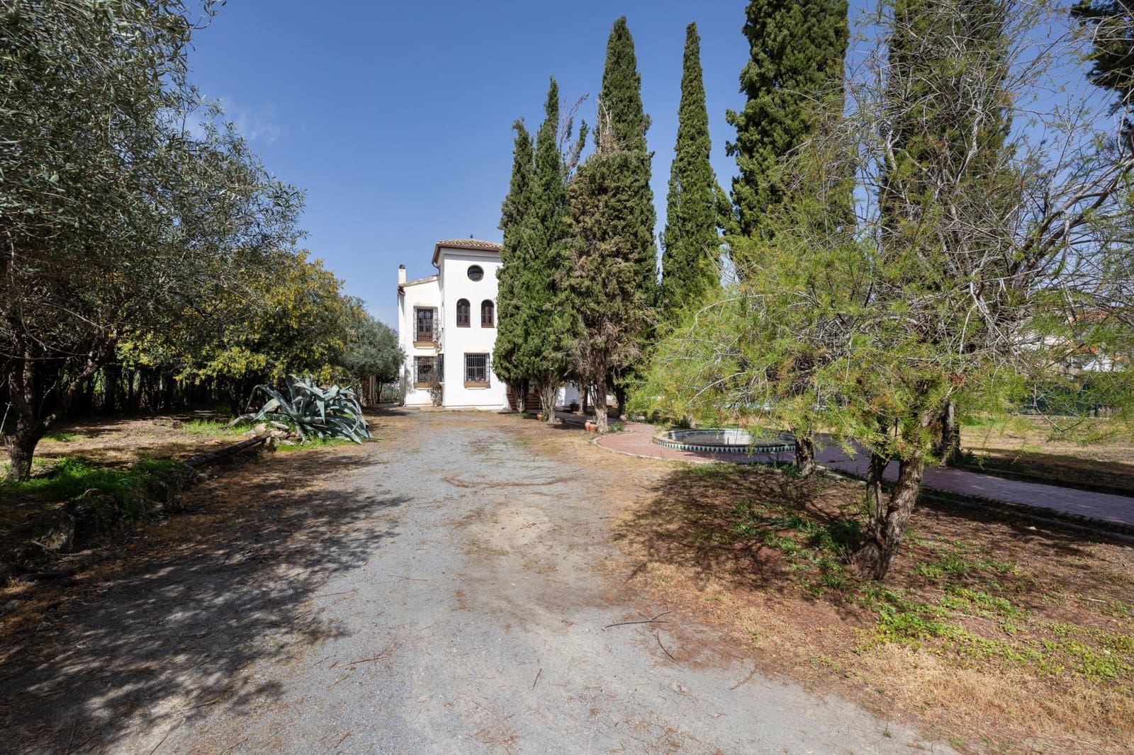 6 bedroom Villa for sale in Ogijares with pool - € 749,000 (Ref: 9831564)