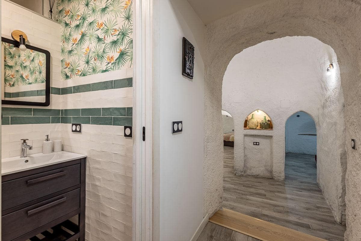 5 soverom Hus til salgs i Granada by - € 470 000 (Ref: 9849407)