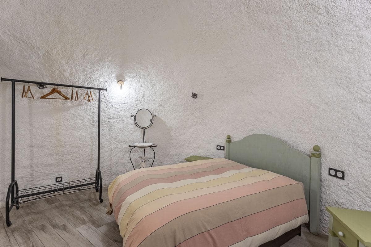 5 soverom Hus til salgs i Granada by - € 470 000 (Ref: 9849407)