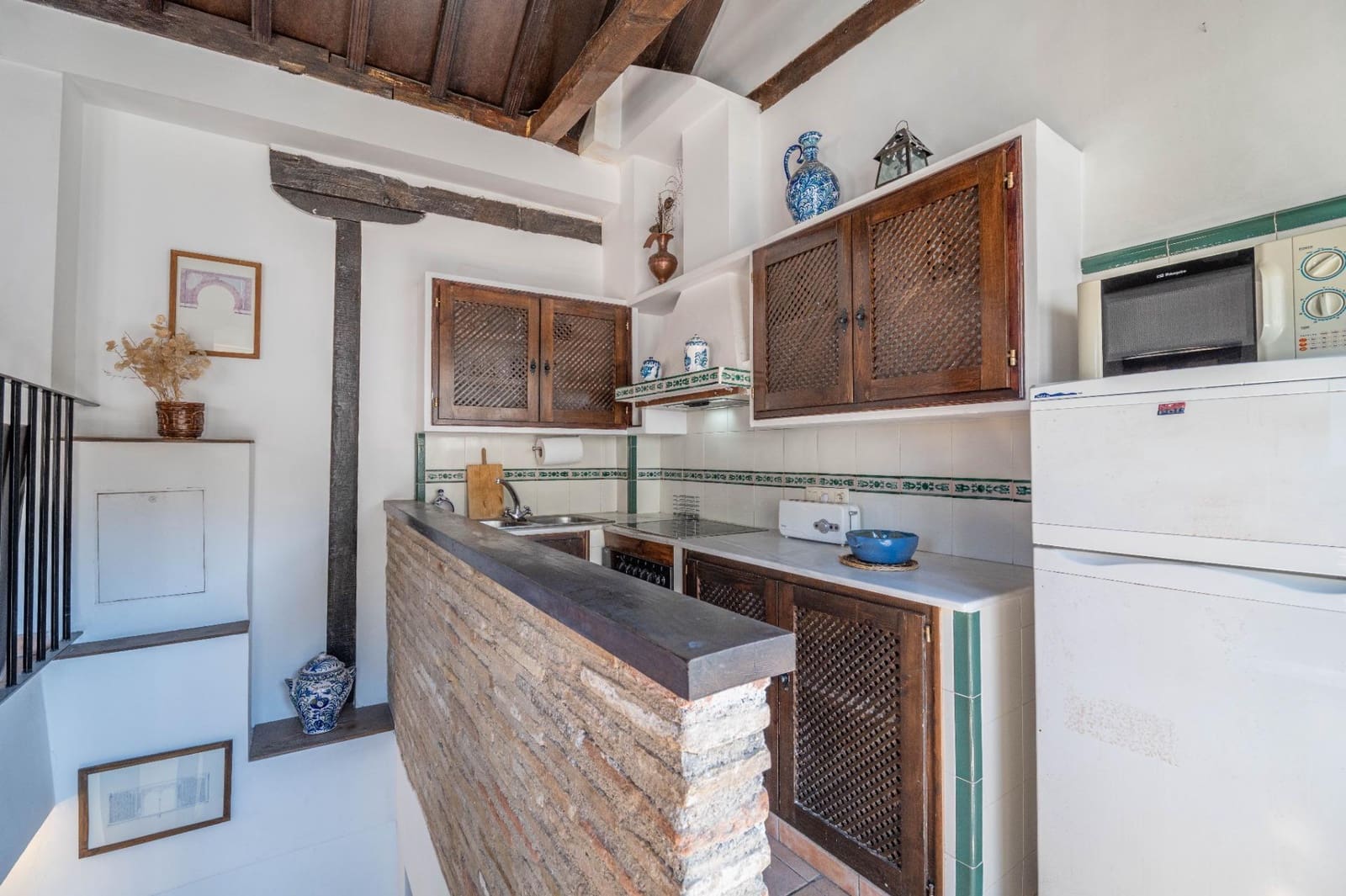 14 bedroom Townhouse for sale in Granada city - € 1,450,000 (Ref: 9861013)