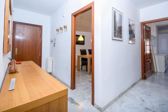 2 bedroom Flat for sale in Granada city with garage - € 270,000 (Ref: 9911094)