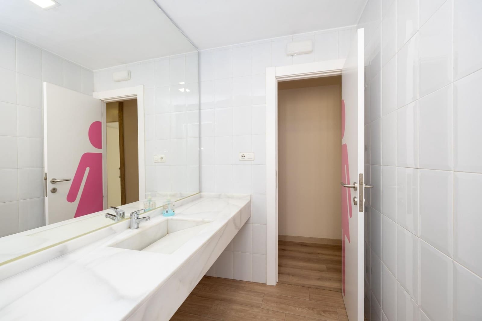 5 bedroom Flat for sale in Granada city - € 499,000 (Ref: 9938233)