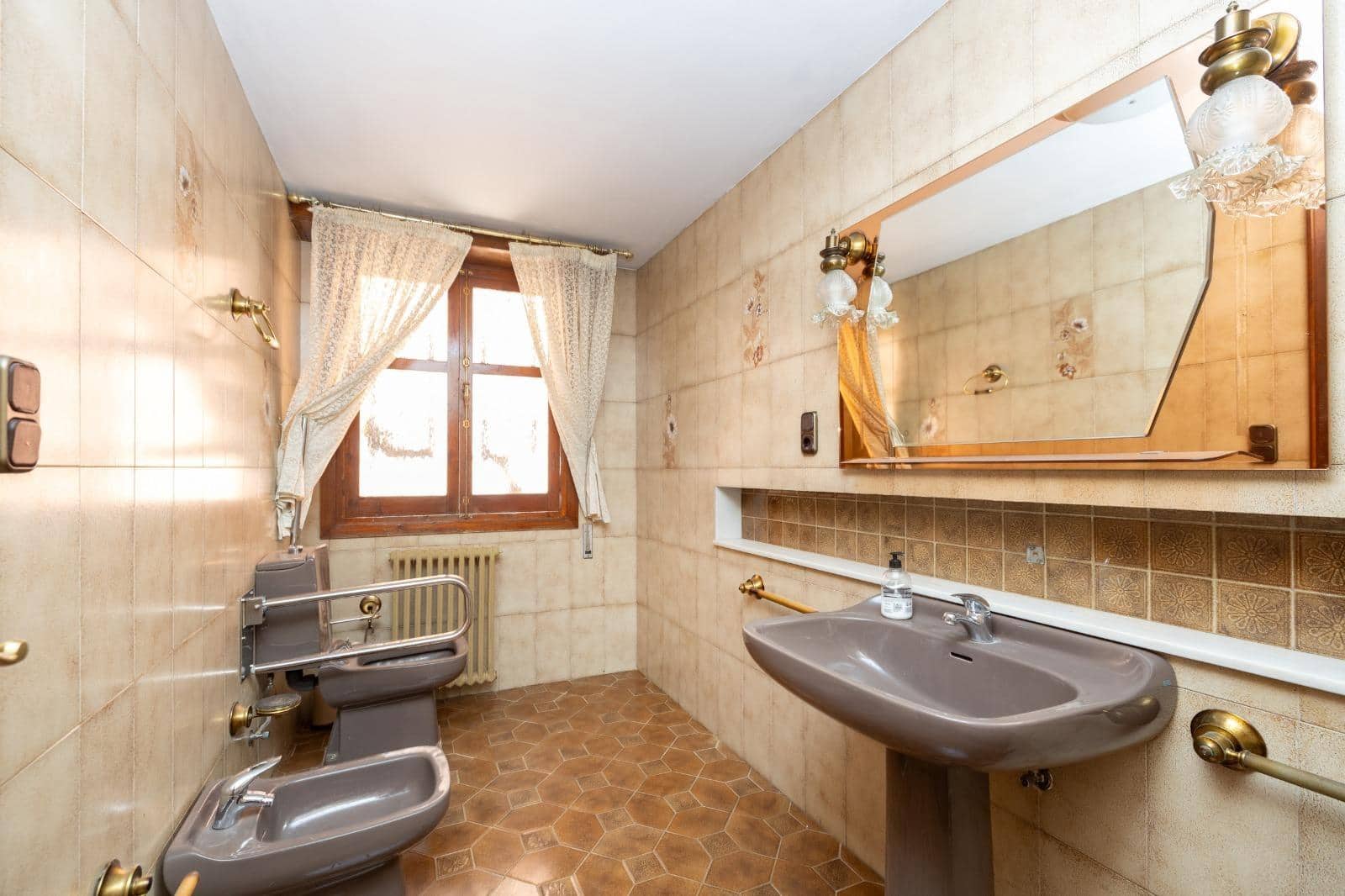 Piso de 4 habitaciones en Granada ciudad en venta con garaje - 850.000 € (Ref: 9977345)