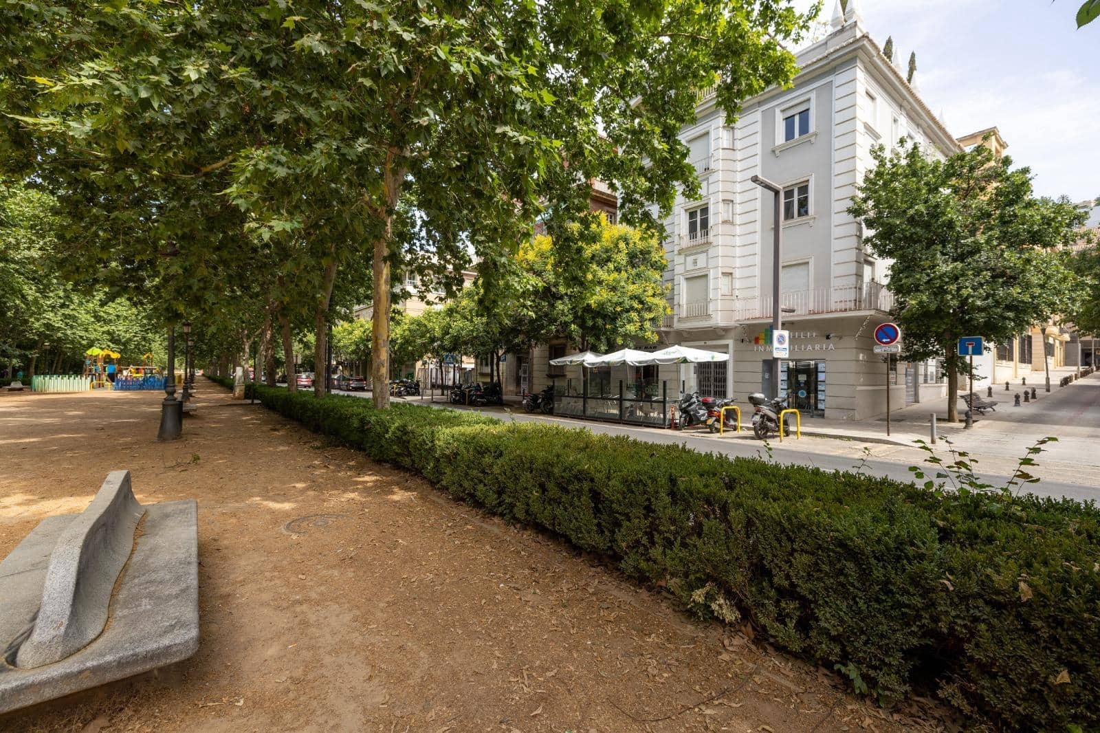 Piso de 4 habitaciones en Granada ciudad en venta con garaje - 850.000 € (Ref: 9977345)