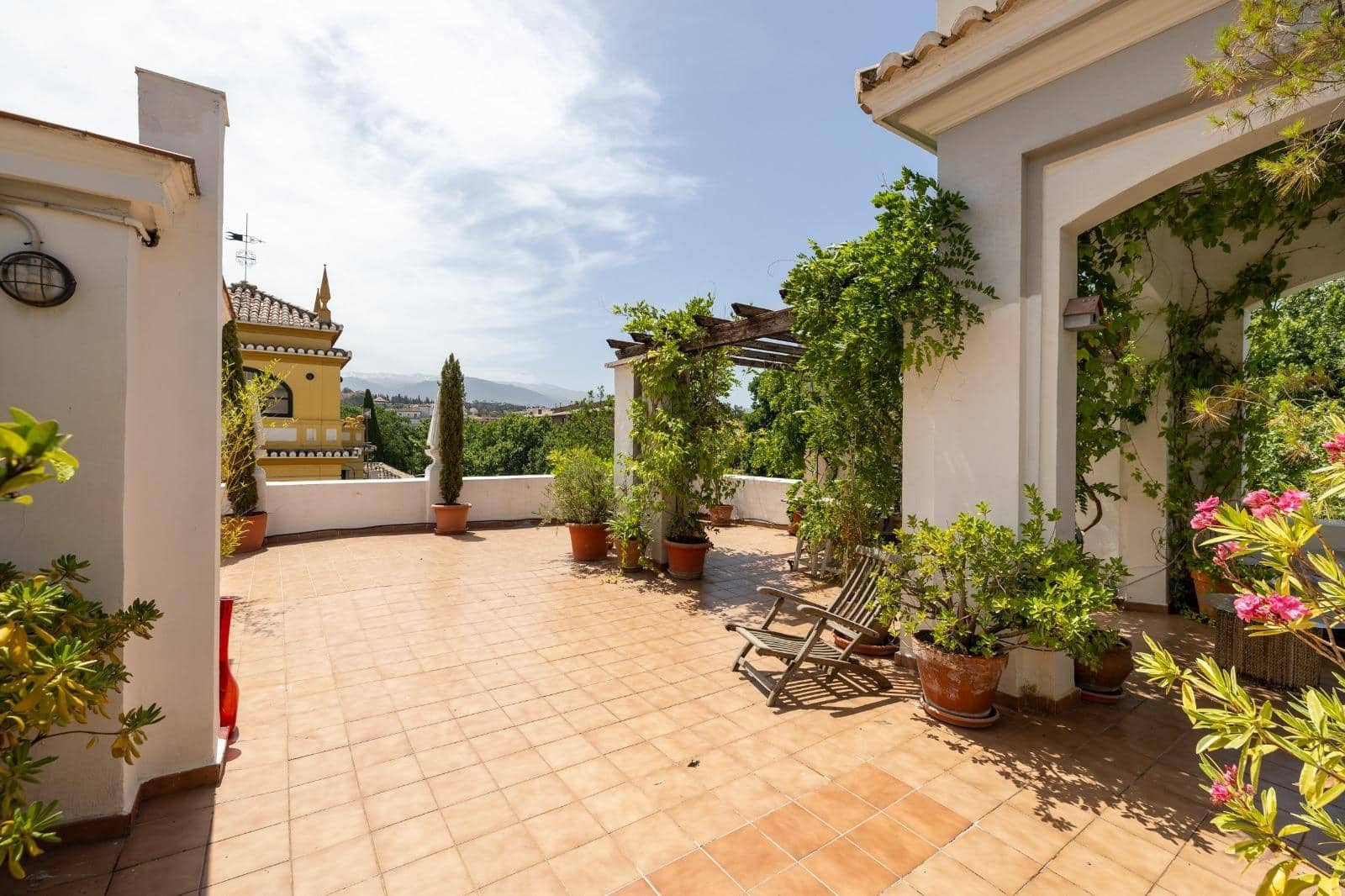 Piso de 4 habitaciones en Granada ciudad en venta con garaje - 850.000 € (Ref: 9977345)
