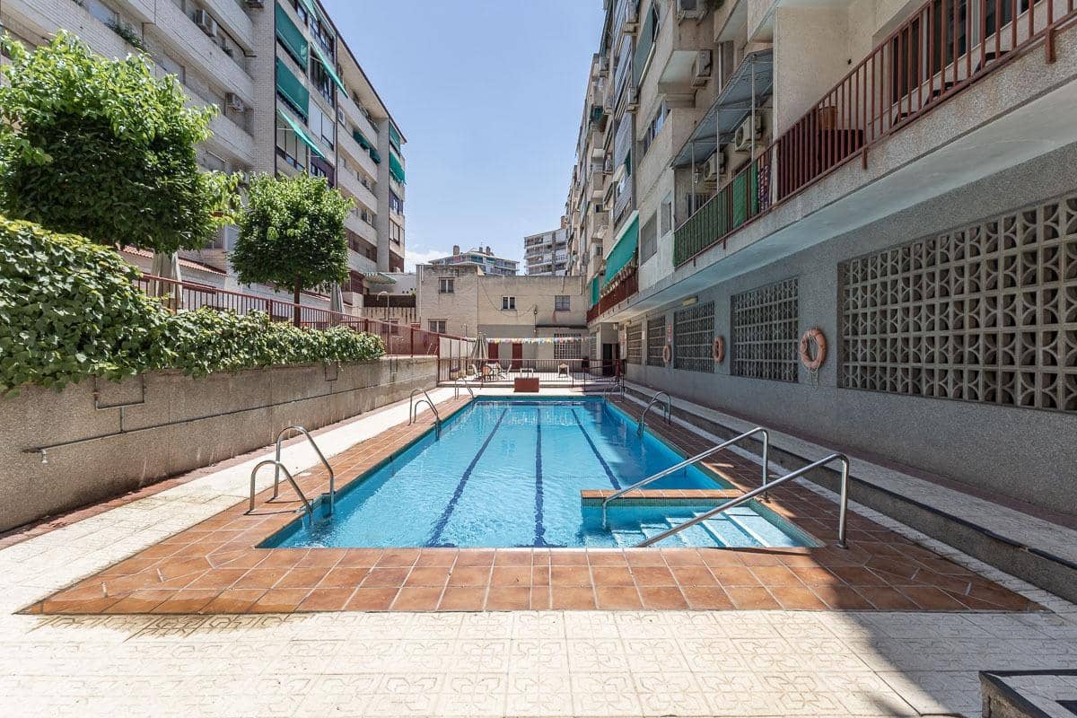 4 chambre Appartement à vendre à Grenade ville avec piscine - 370 000 € (Ref: 9977347)