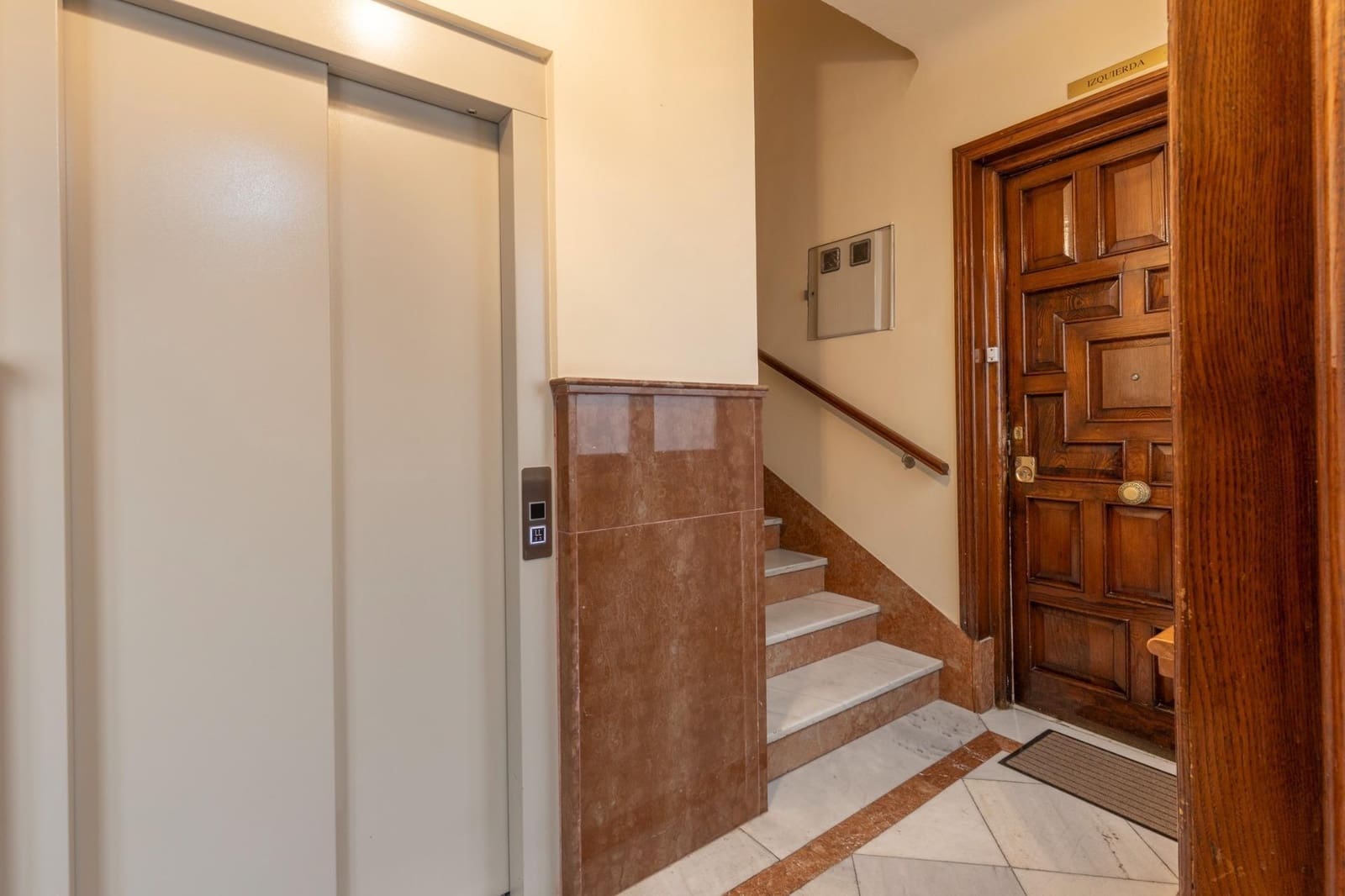 5 soveværelse Lejlighed til salg i Granada by - € 650.000 (Ref: 9977350)