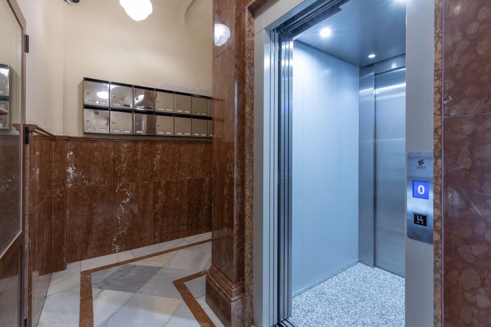 5 soveværelse Lejlighed til salg i Granada by - € 650.000 (Ref: 9977350)