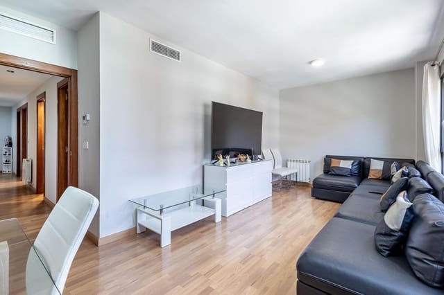 2 soveværelse Lejlighed til salg i Granada by med swimmingpool garage - € 335.000 (Ref: 9977352)